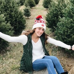 Meet your Posher, Claire